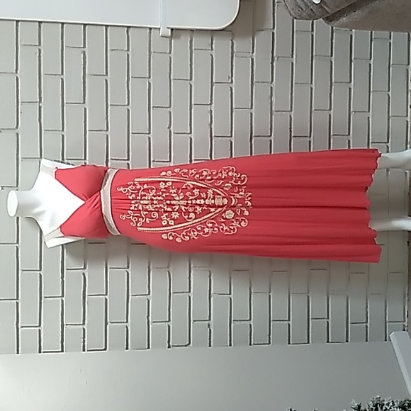 Rue21 Dresses & Skirts - Rue 21 Coral/Cream Lace Floral Maxi Dress. Size Small.